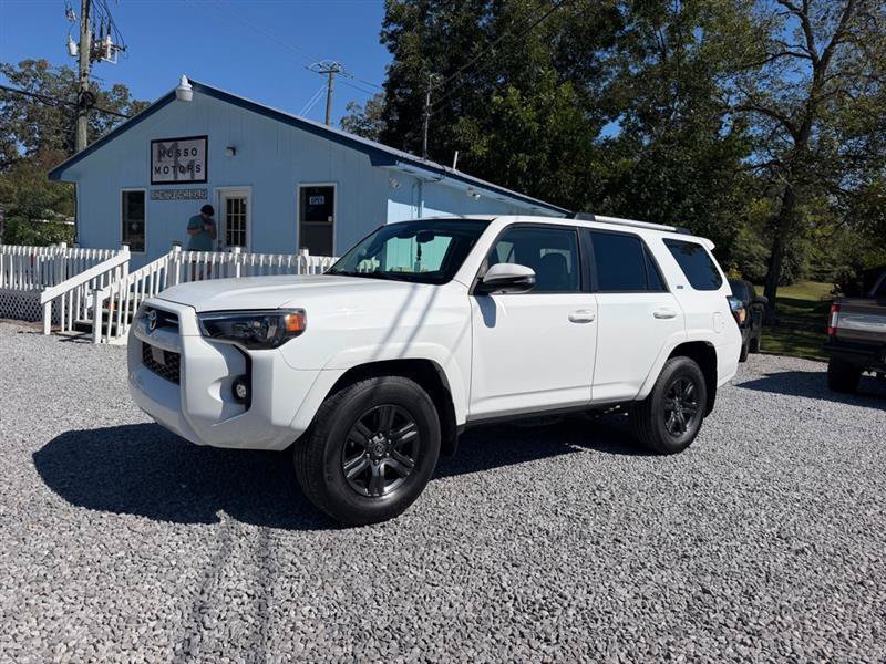 Used 2022 Toyota 4Runner SR5 Premium w/ Moonroof Package RWD image 2