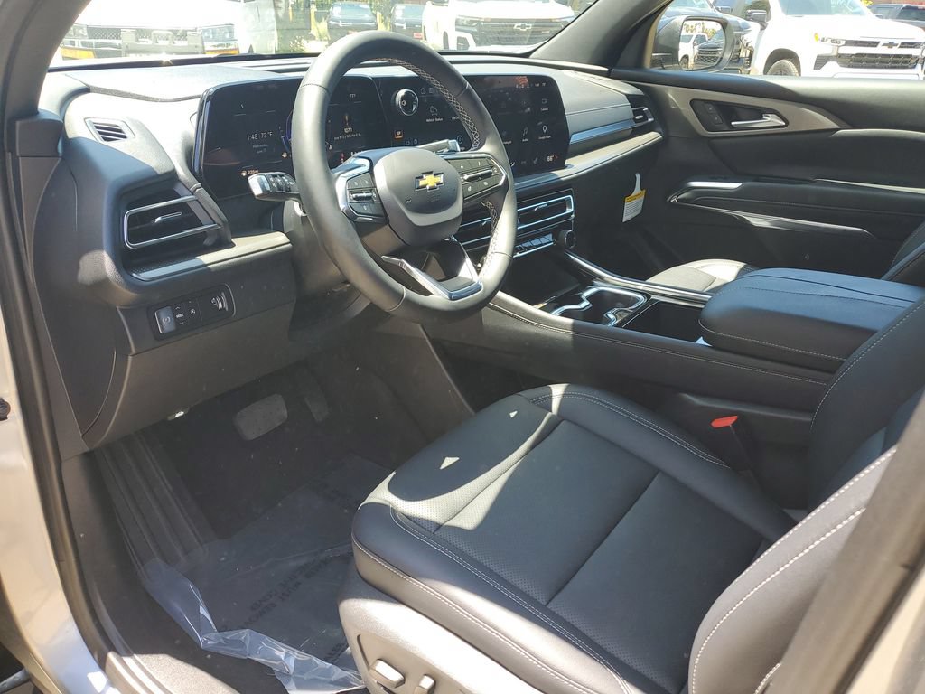Used 2026 Chevrolet Traverse LT w/ Driver Confidence Package FWD image 20