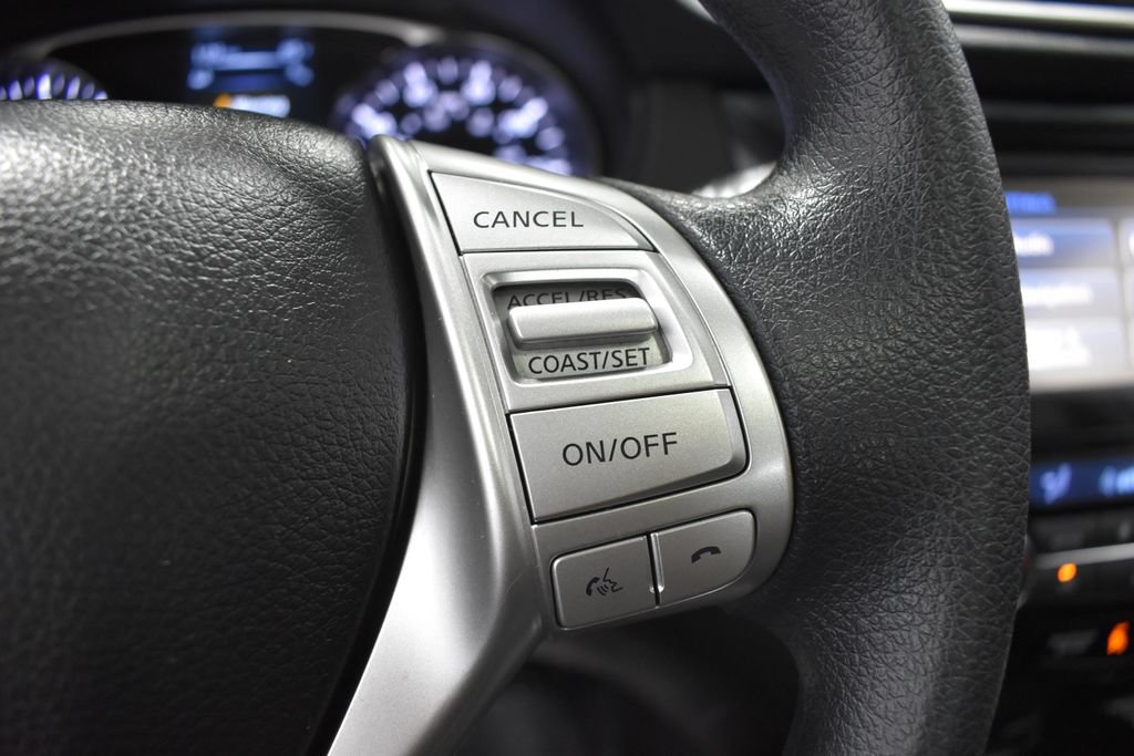 Used 2014 Nissan Rogue SV w/ SV Premium Package FWD image 30