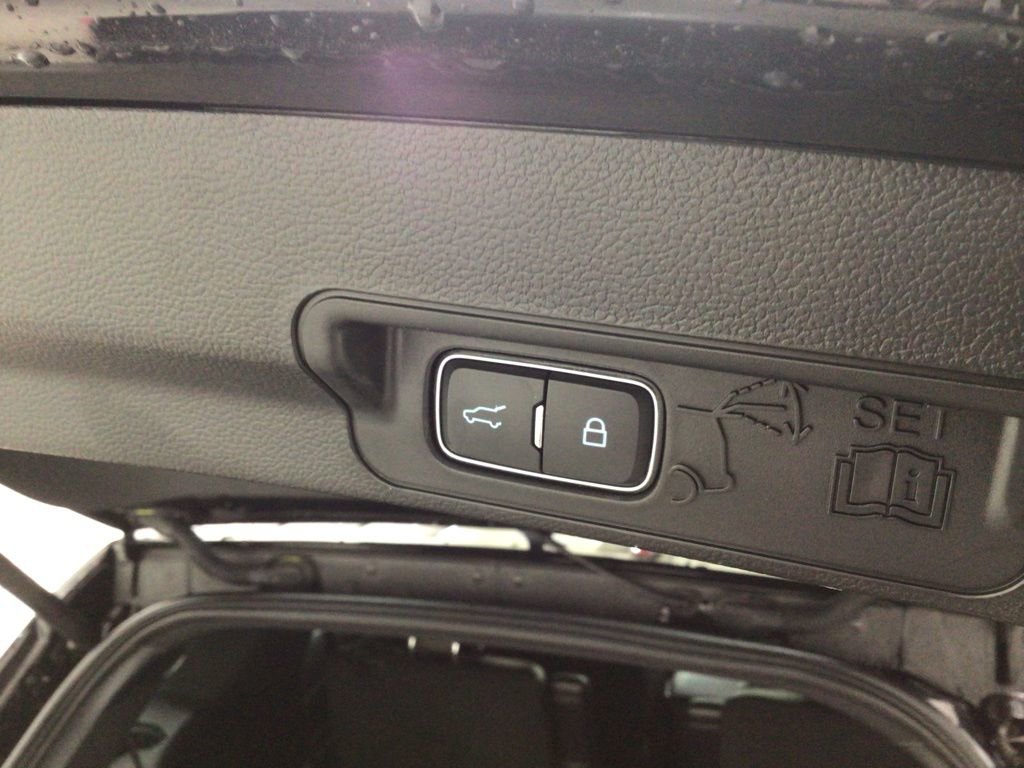 Used 2024 Ford Explorer ST w/ Technology Package image 32