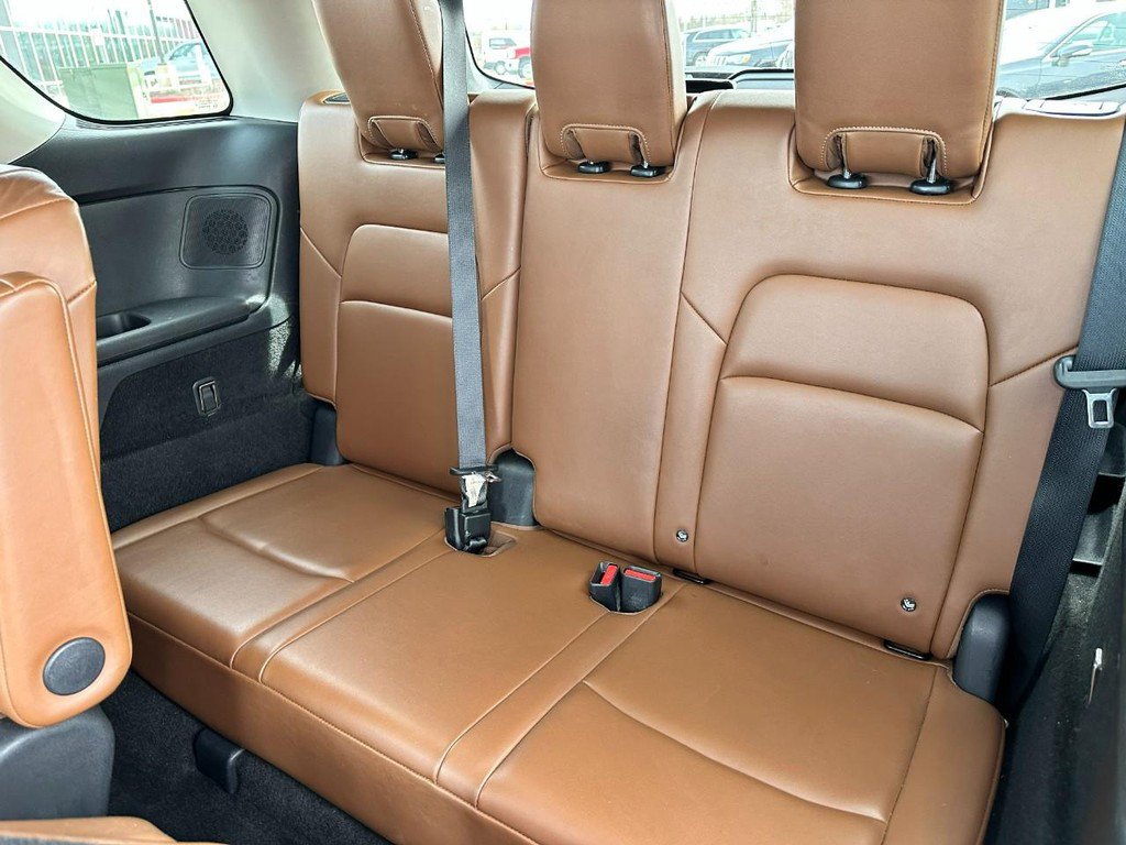 Used 2022 Nissan Pathfinder Platinum w/ Cargo Package image 11