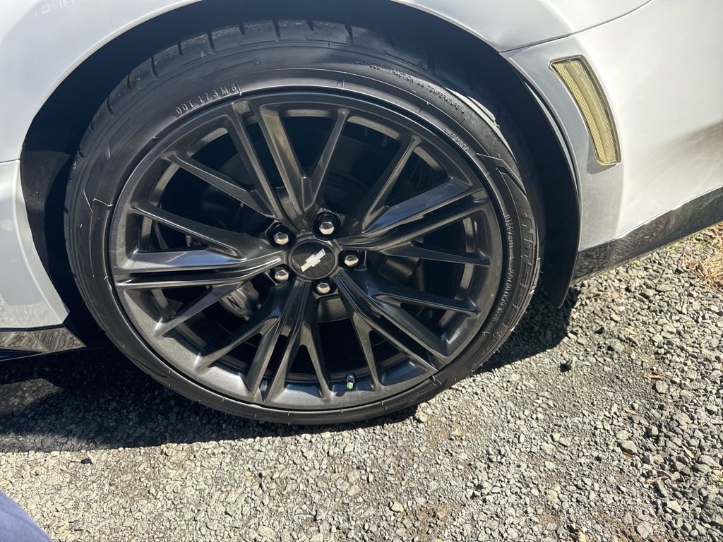 Used 2018 Chevrolet Camaro ZL1 image 20