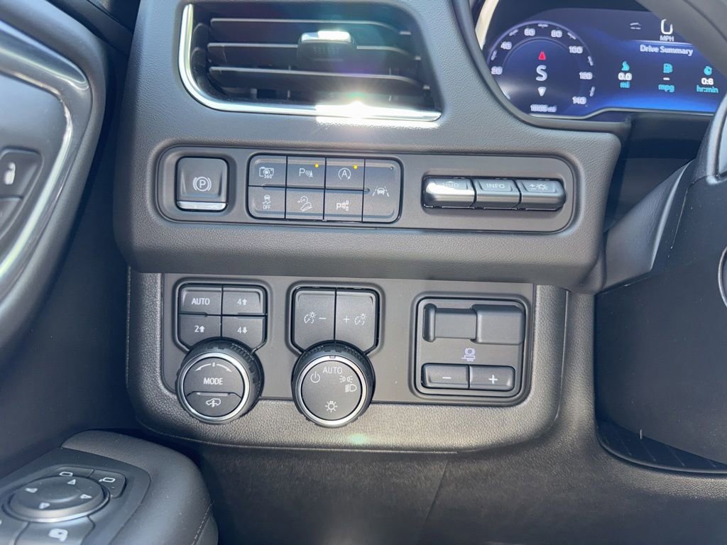 Used 2024 Chevrolet Suburban High Country w/ Advanced Technology Package AWD/4WD image 28