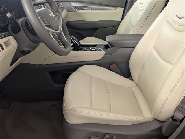 Used 2025 Cadillac XT5 Premium Luxury image 14