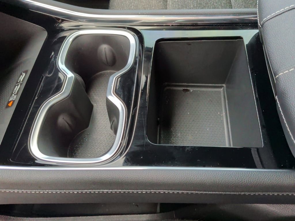 Used 2025 Chevrolet Traverse LT w/ Driver Confidence Package image 31