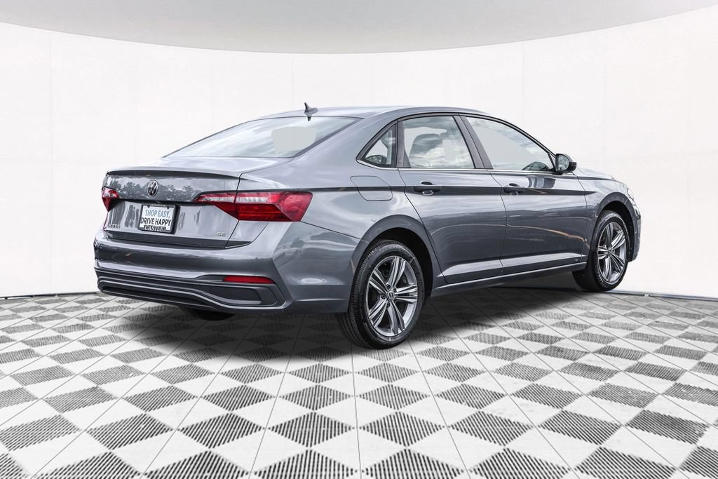 Certified 2023 Volkswagen Jetta SE FWD image 10