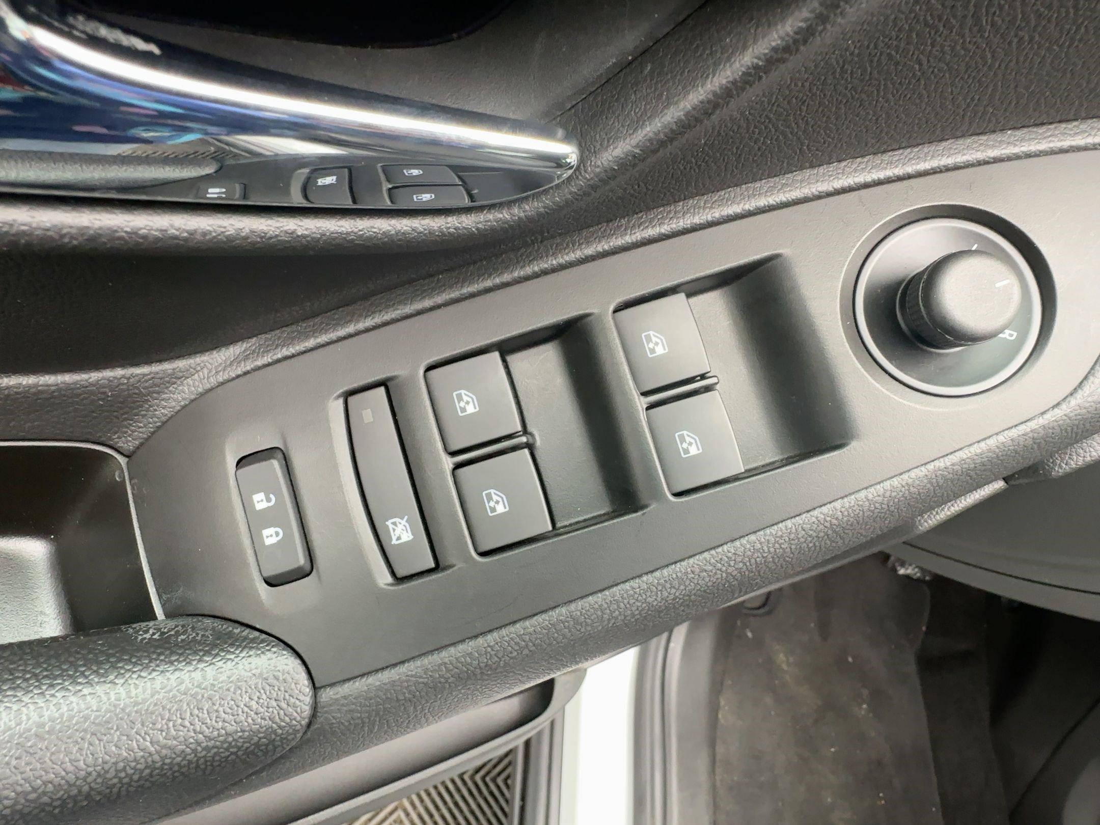 Certified 2022 Chevrolet Trax LT w/ Sport Edition image 13