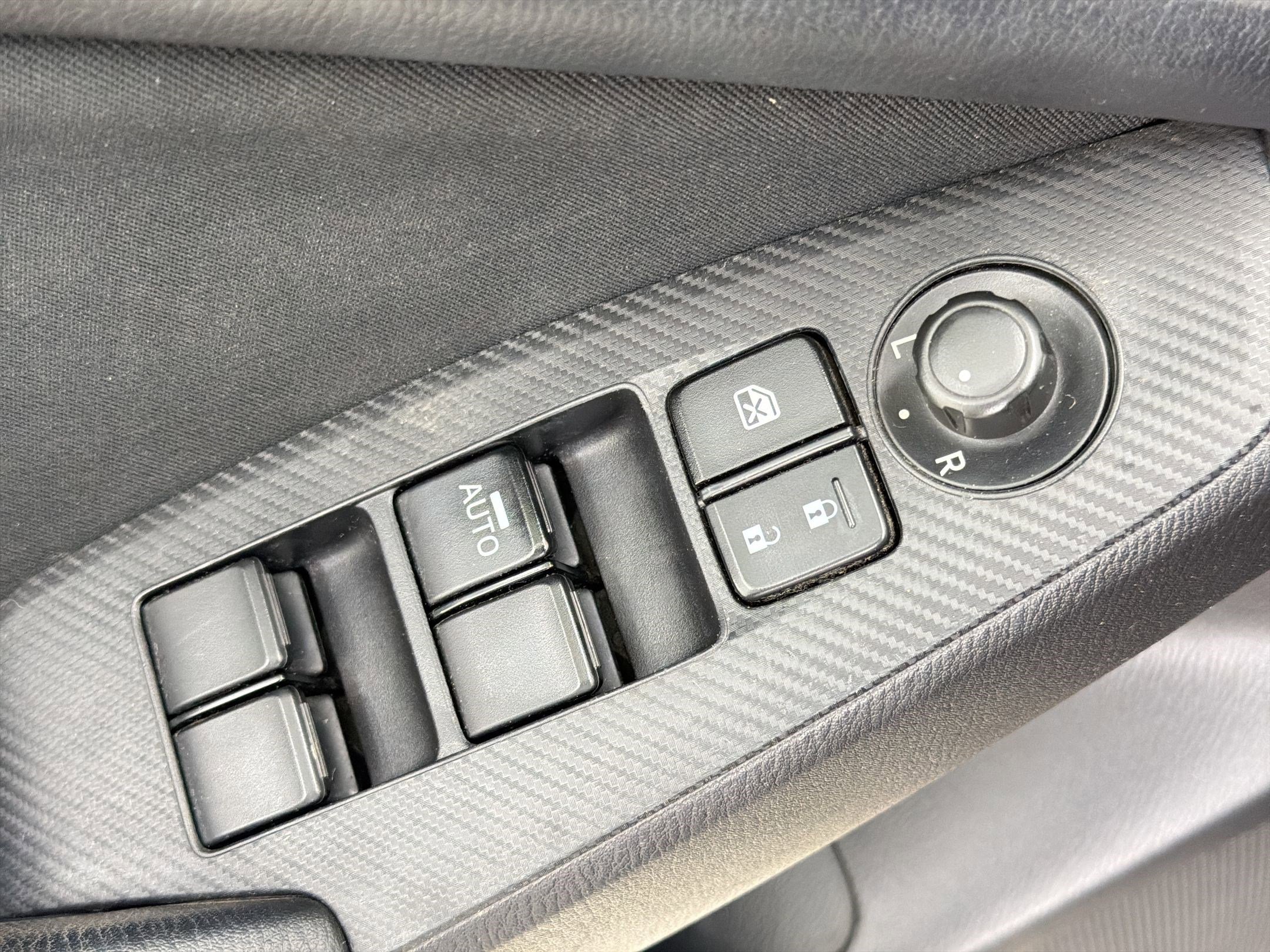 Used 2015 MAZDA MAZDA3 i Sport FWD image 21