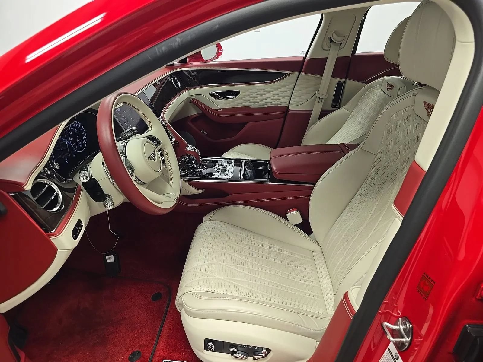 Used 2022 Bentley Flying Spur Plug-In Hybrid AWD/4WD image 4