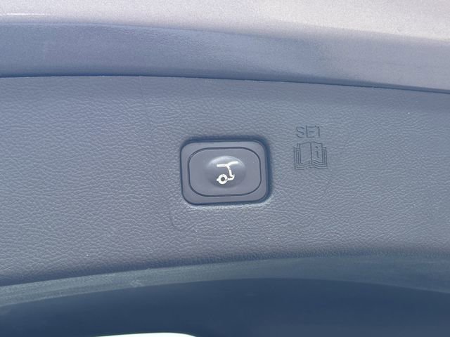 Used 2022 Ford Edge Titanium w/ Class II Trailer Tow Package AWD/4WD image 32