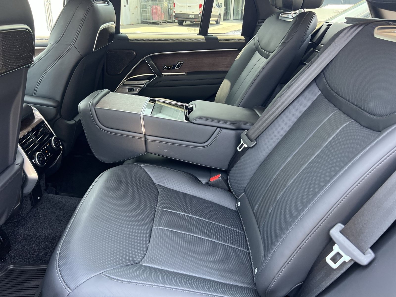 Used 2025 Land Rover Range Rover Autobiography AWD/4WD image 22