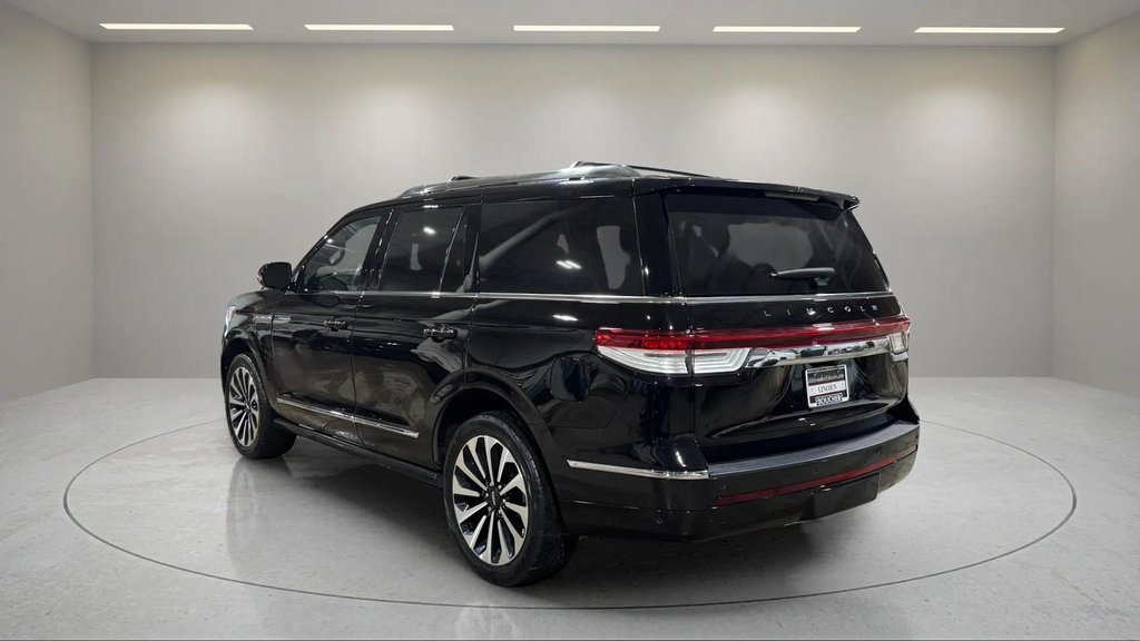 Certified 2023 Lincoln Navigator Reserve AWD/4WD image 17