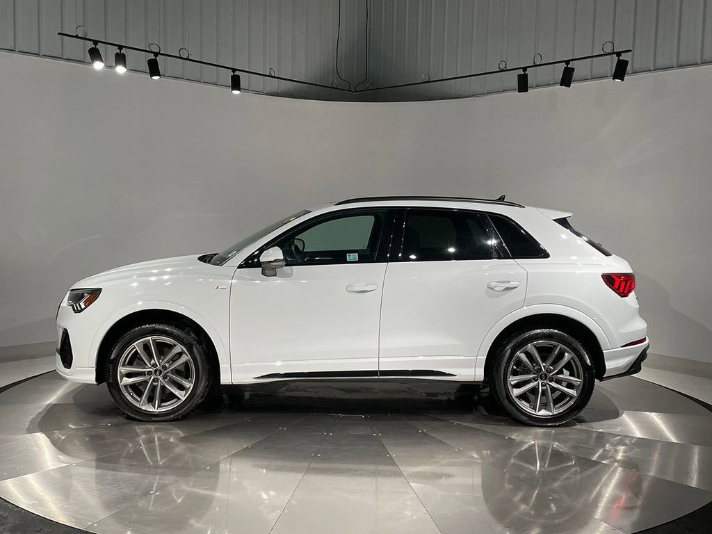 Used 2025 Audi Q3 2.0T Premium w/ Convenience Package image 16