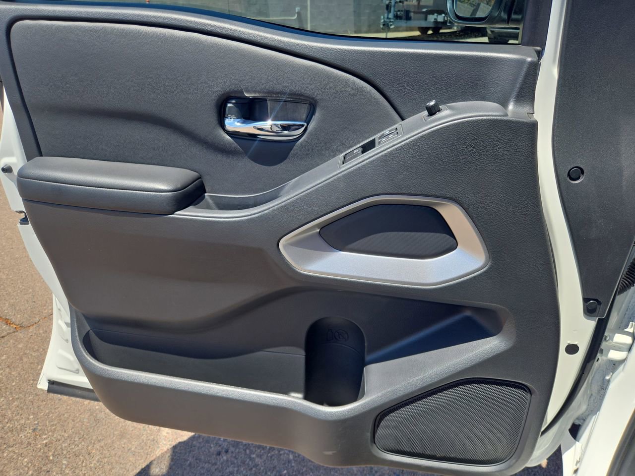 Certified 2025 Nissan Frontier SV RWD image 25