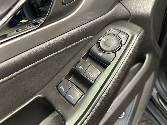 Used 2022 Chevrolet Traverse LT AWD/4WD image 10