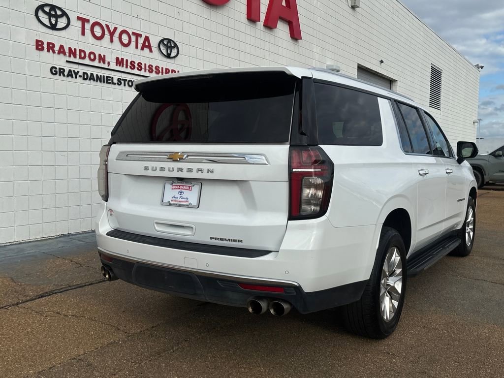 Used 2023 Chevrolet Suburban Premier image 5