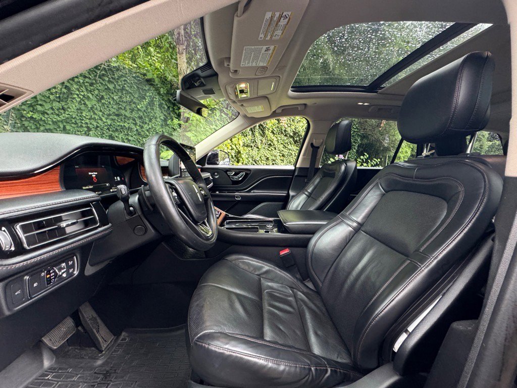 Used 2020 Lincoln Aviator Reserve w/ Equipment Group 201A image 10