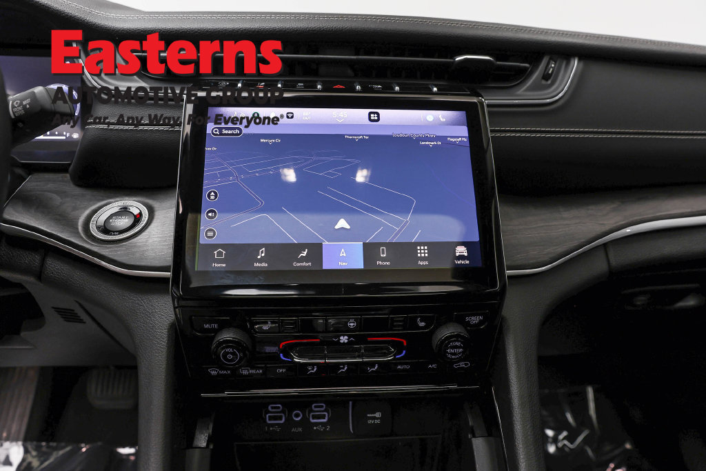 Used 2023 Jeep Grand Cherokee L Limited AWD/4WD image 14