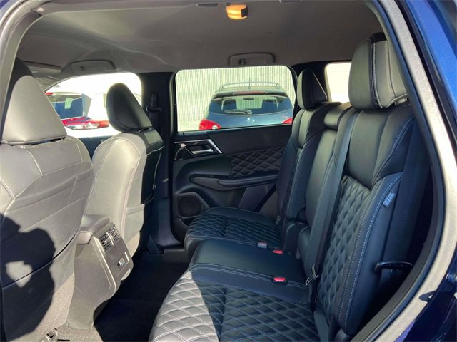 Used 2022 Mitsubishi Outlander SEL image 12