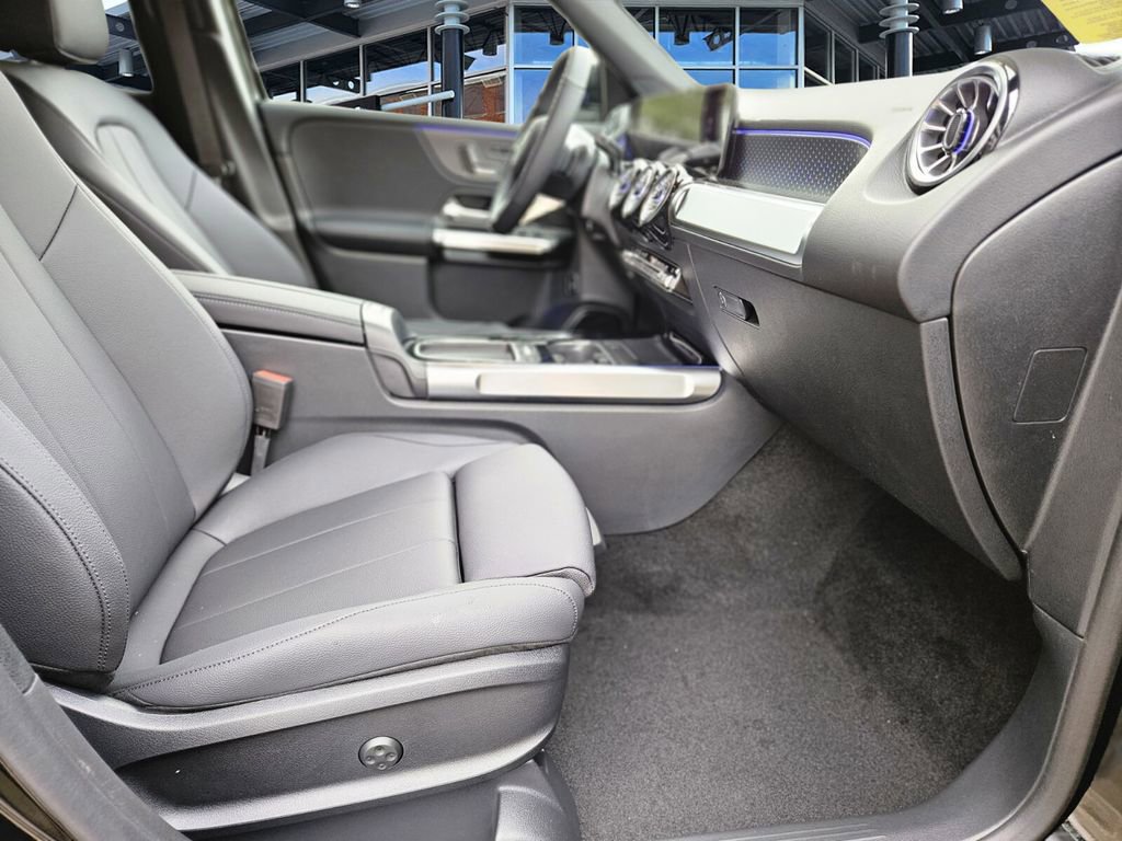 New 2026 Mercedes-Benz GLB 250 4MATIC image 8