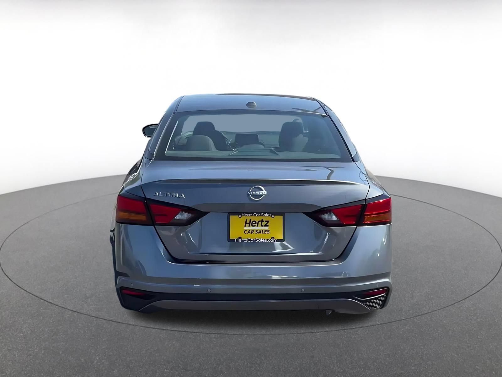 Used 2025 Nissan Altima 2.5 SV FWD image 12