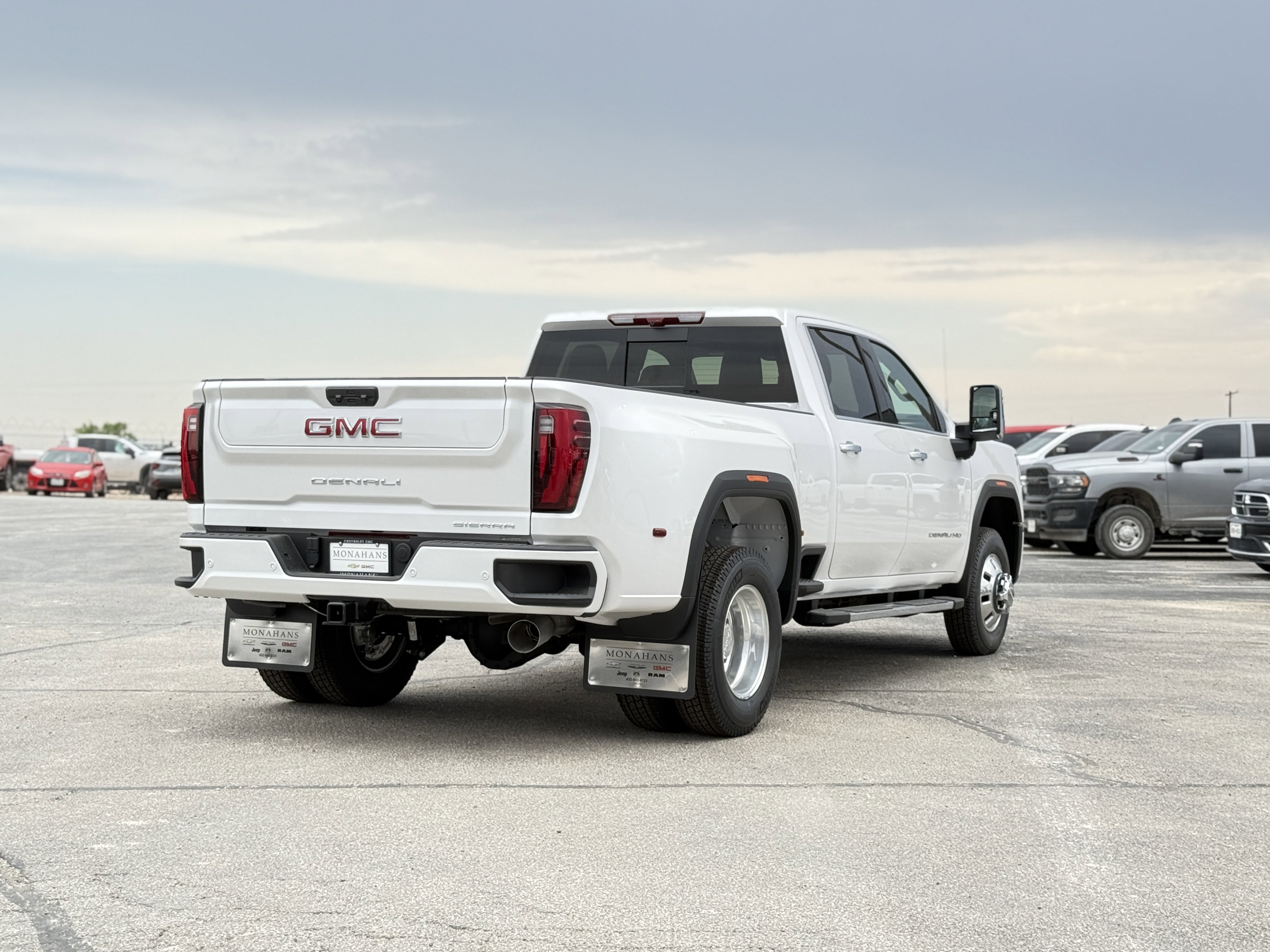 New 2025 GMC Sierra 3500 Denali w/ Technology Package image 5