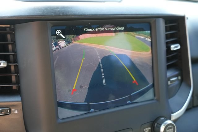 Used 2021 RAM 1500 4x4 Crew Cab image 33