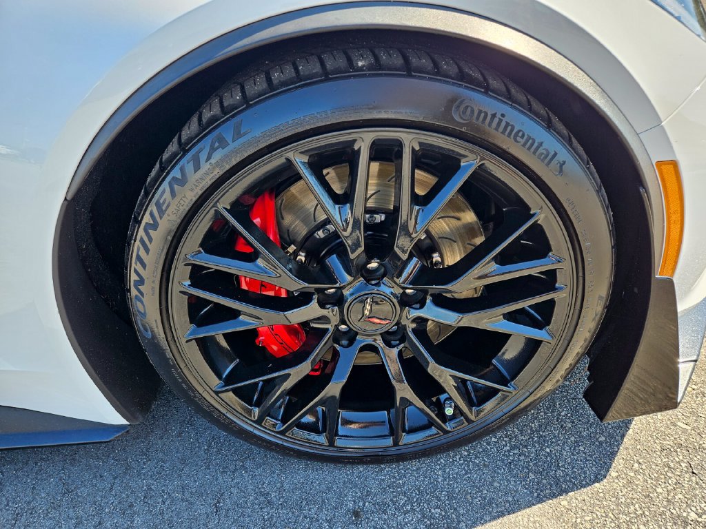 Used 2018 Chevrolet Corvette Grand Sport RWD image 4