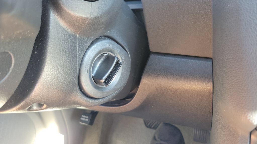Used 2012 Nissan Rogue SL FWD image 25