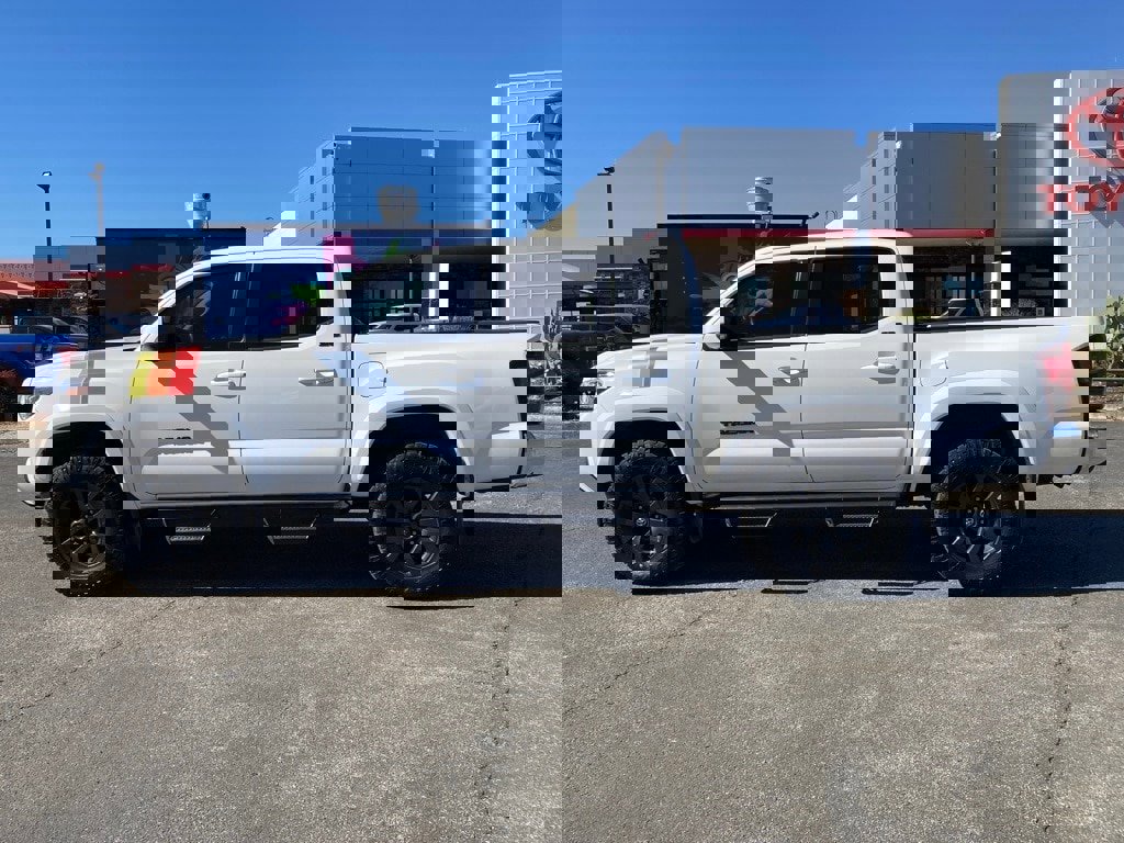 Certified 2023 Toyota Tacoma SR5 image 7