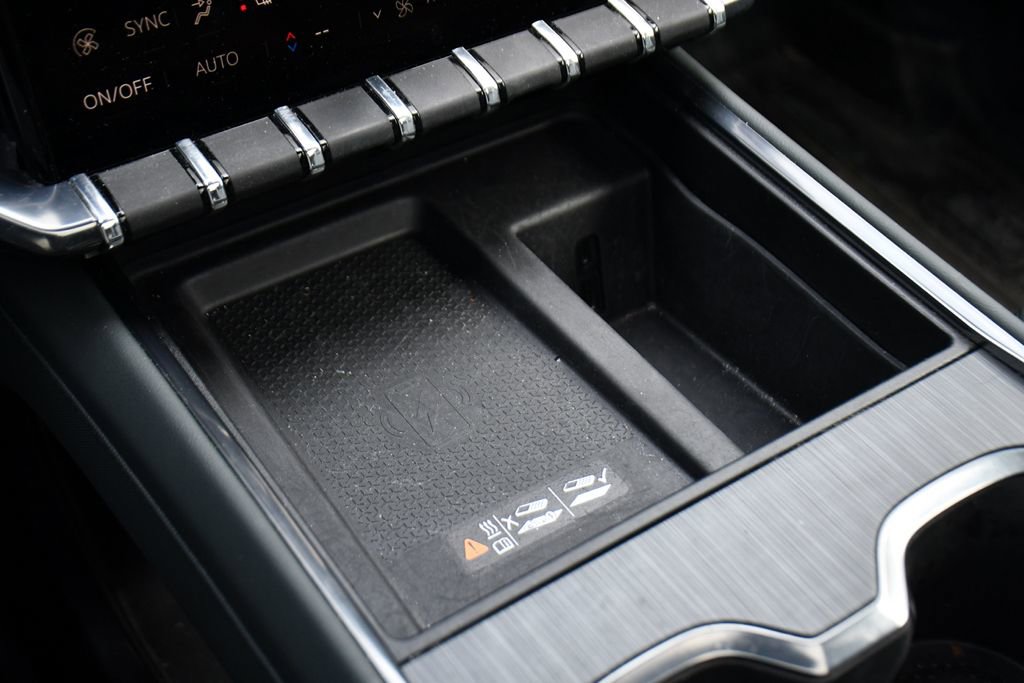 Used 2024 GMC Acadia AT4 w/ Luxury Package image 32