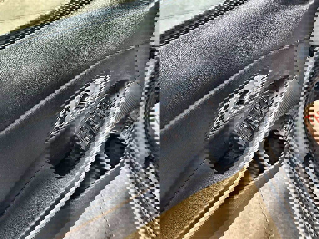 Used 2023 BMW 330i Sedan image 14