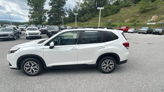 Used 2023 Subaru Forester Premium AWD/4WD image 7