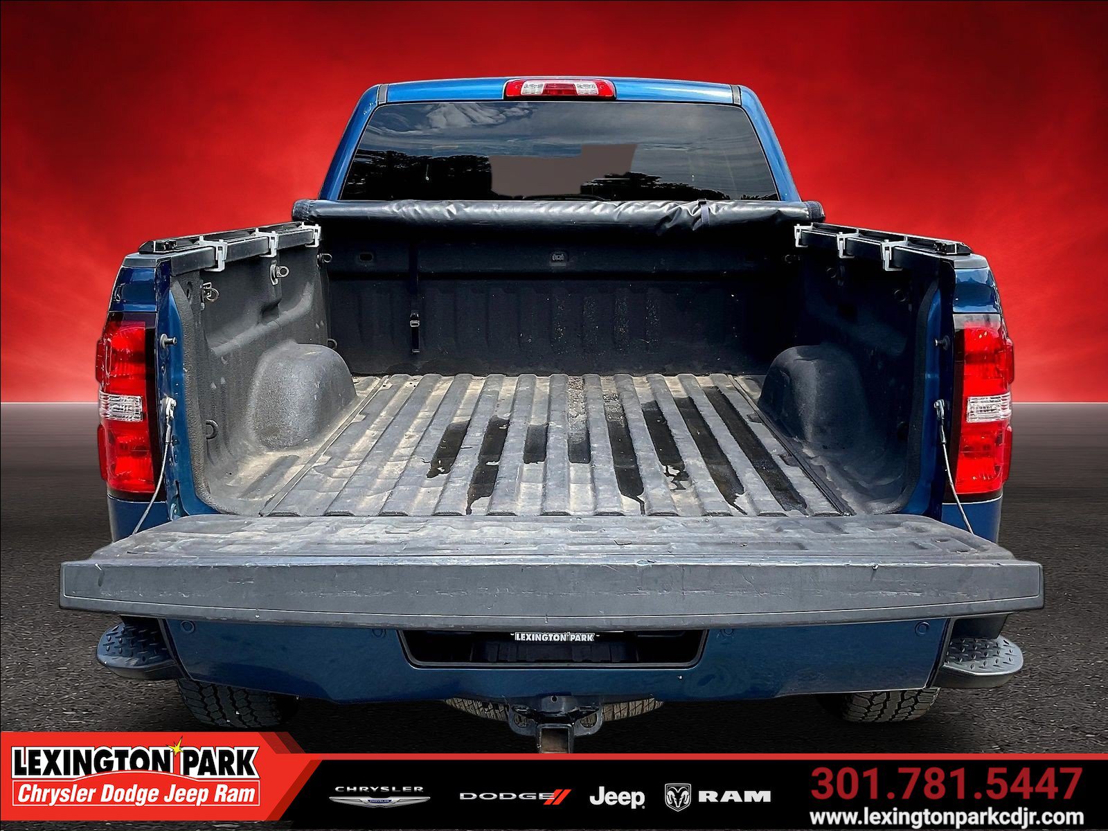 Used 2015 GMC Sierra 1500 SLT w/ All-Terrain Package AWD/4WD image 6