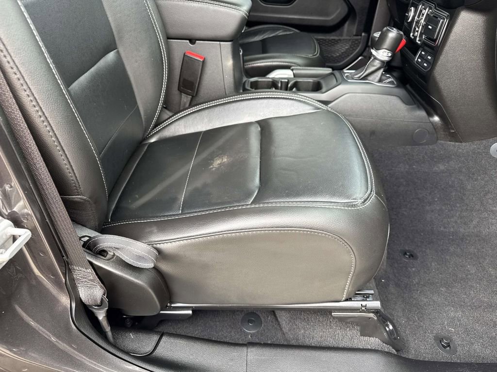 Used 2021 Jeep Wrangler Unlimited Sahara w/ Cold Weather Group image 28