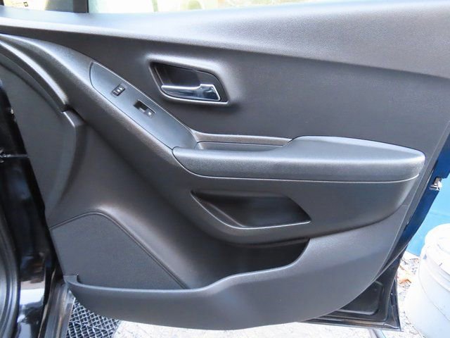 Used 2019 Chevrolet Trax LT w/ Driver Confidence Package FWD image 33