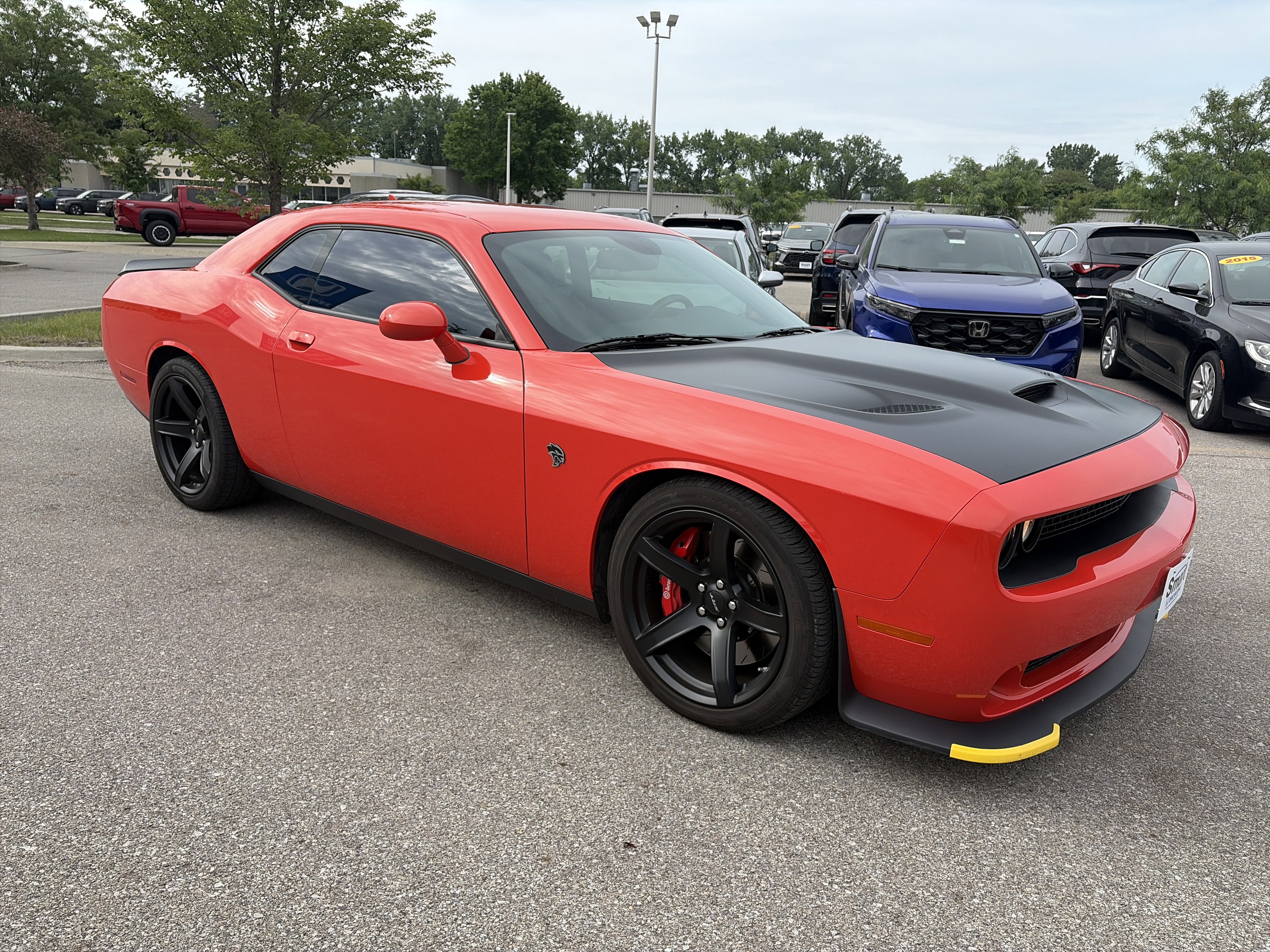 Used 2017 Dodge Challenger SRT Hellcat RWD image 3