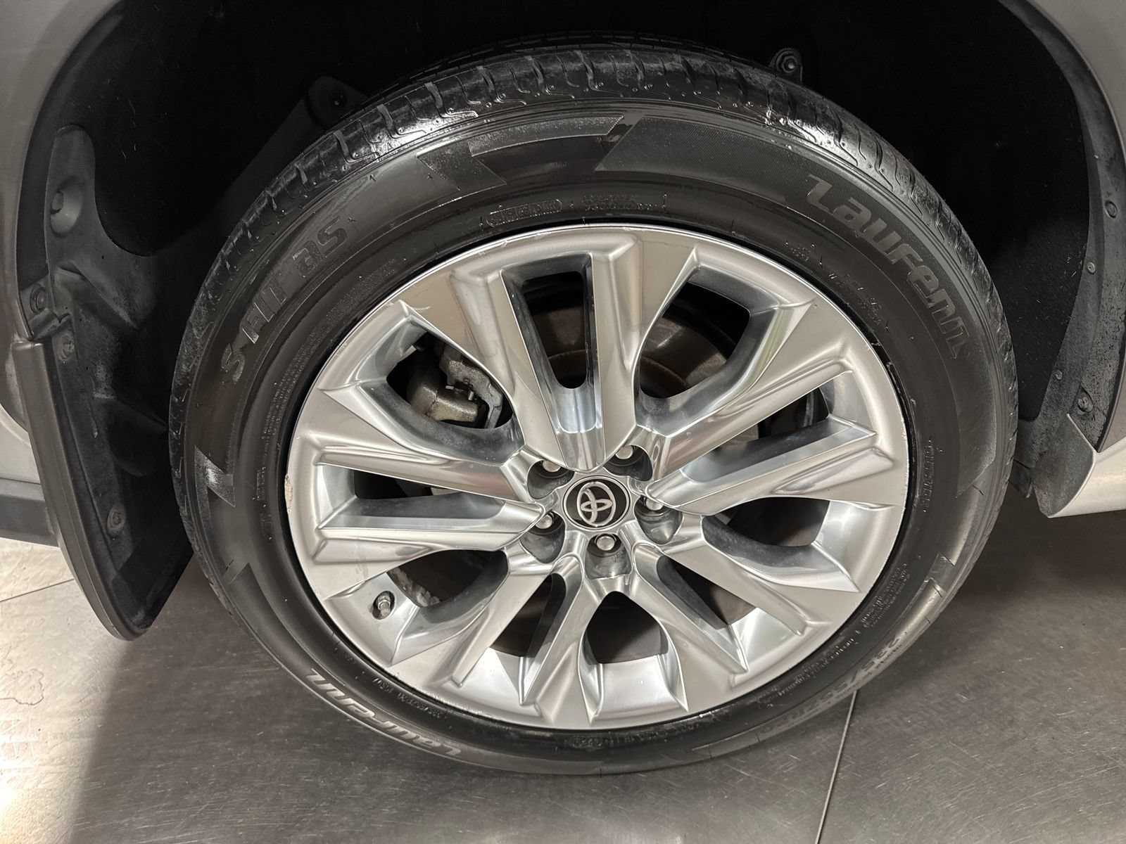 Used 2021 Toyota Highlander Limited AWD/4WD image 13