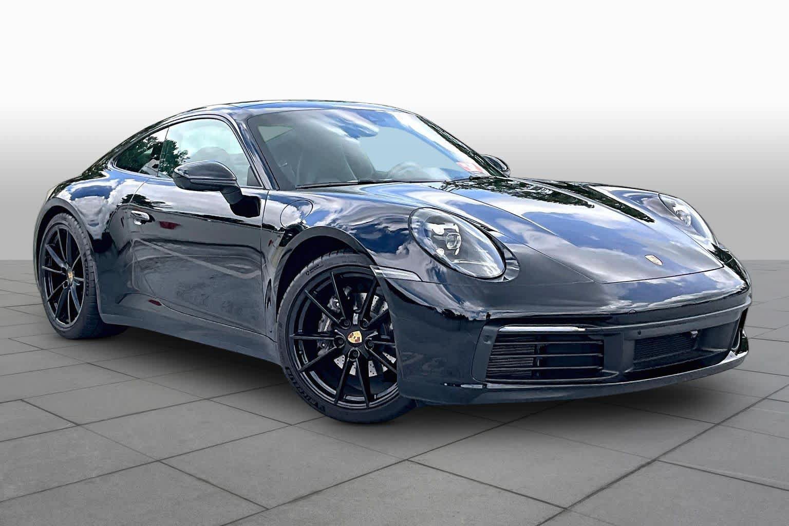 Used 2020 Porsche 911 Carrera RWD image 3