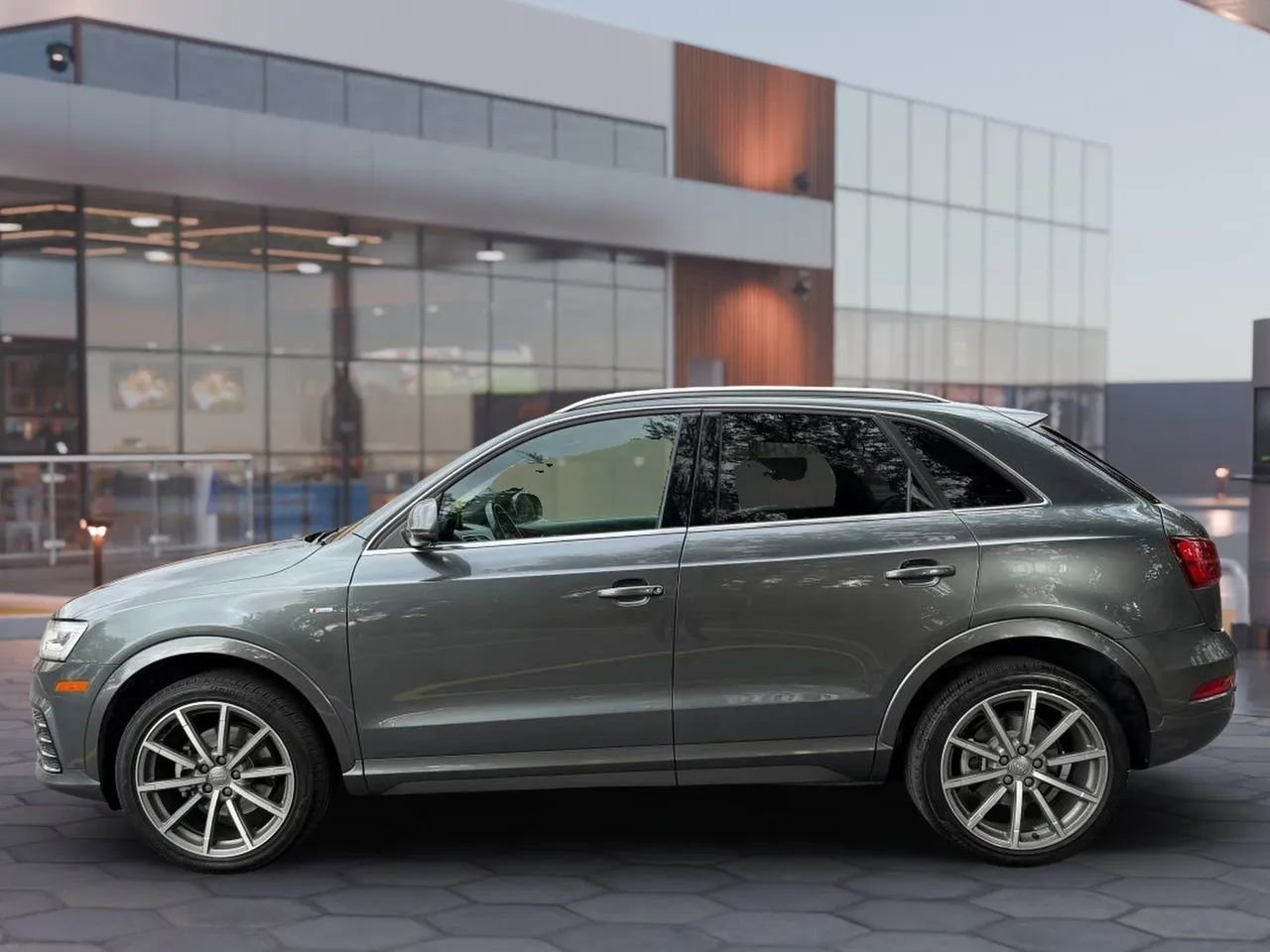 Used 2018 Audi Q3 2.0T Premium Plus AWD/4WD image 5