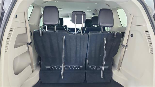 Used 2024 Chrysler Pacifica Touring-L FWD image 33