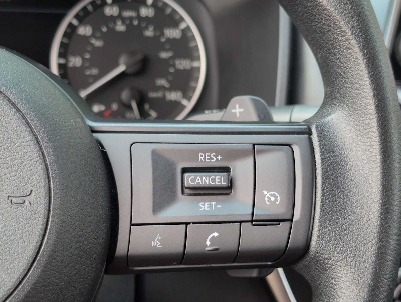 Used 2023 Nissan Rogue S AWD/4WD image 23