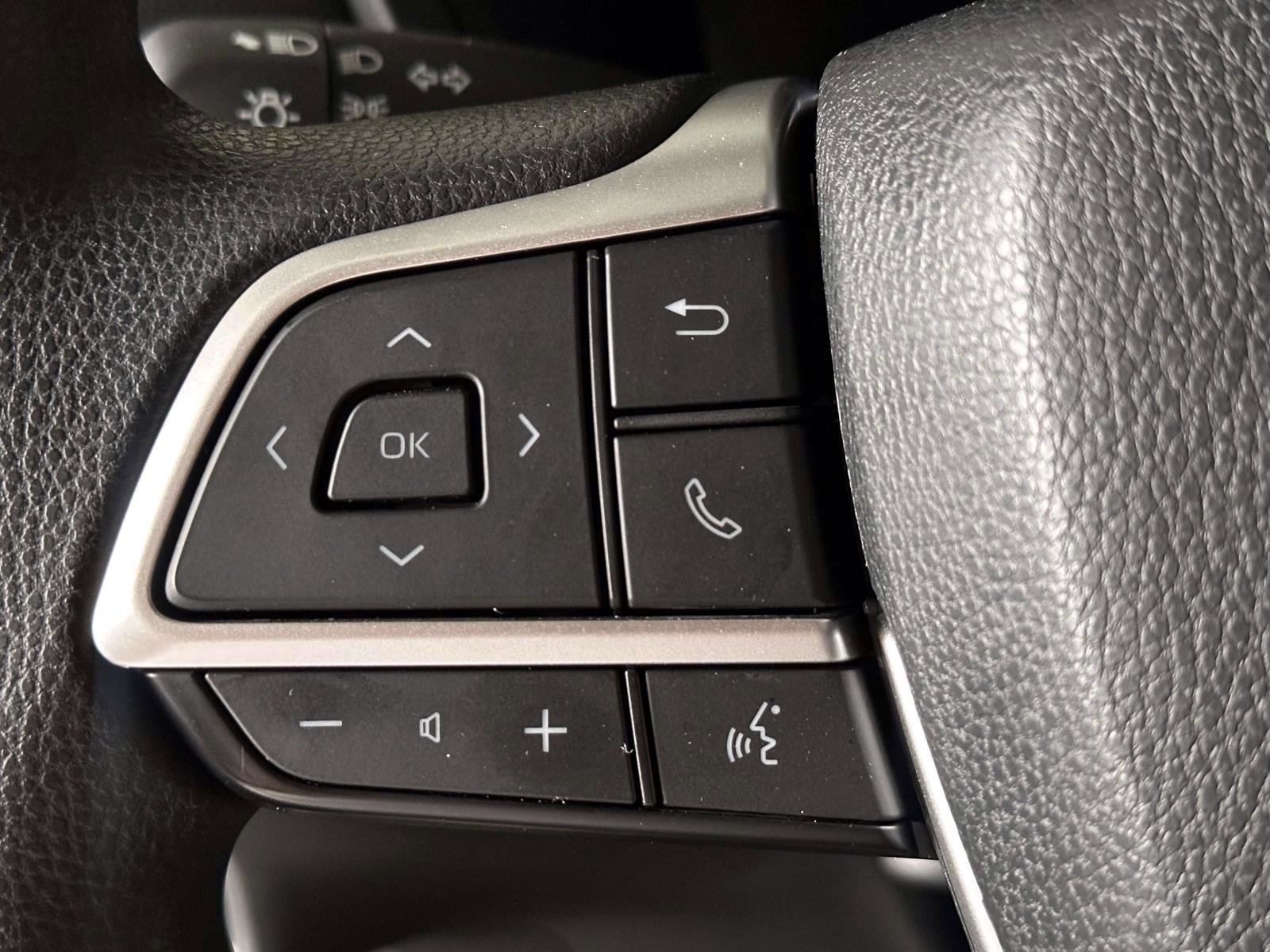 Used 2025 Toyota Grand Highlander AWD image 21