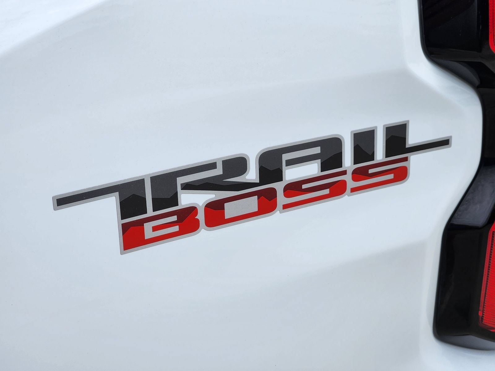 Certified 2025 Chevrolet Colorado Trail Boss AWD/4WD image 12