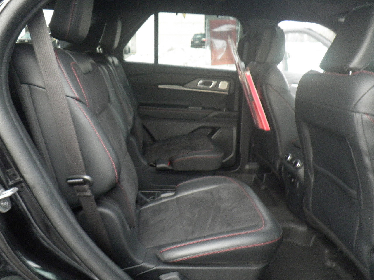 Certified 2025 Ford Explorer ST image 23