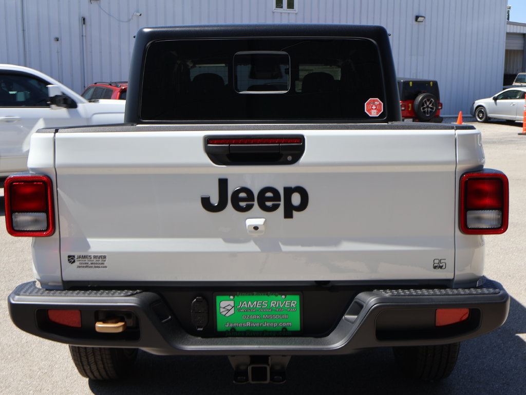 New 2026 Jeep Gladiator Sport AWD/4WD image 4