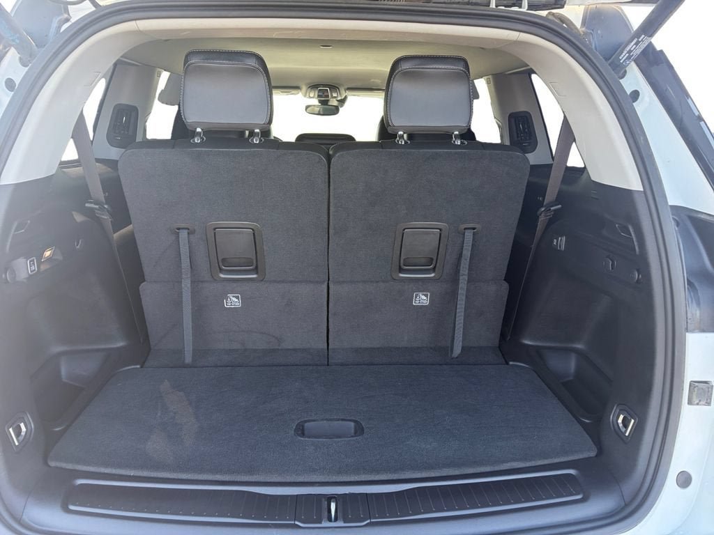 Used 2023 Jeep Grand Cherokee L Limited RWD image 19