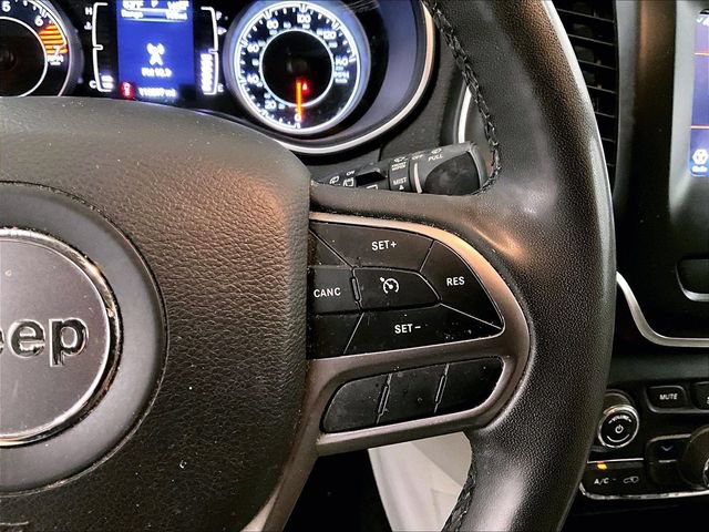 Used 2021 Jeep Cherokee Latitude Plus AWD/4WD image 19