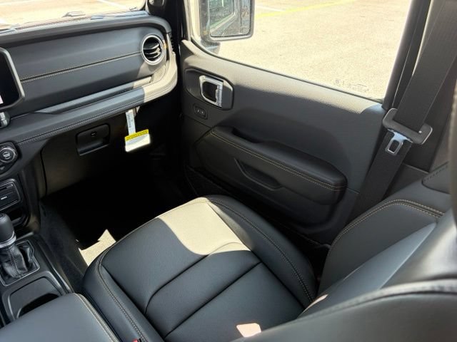 New 2026 Jeep Gladiator Sport AWD/4WD image 36