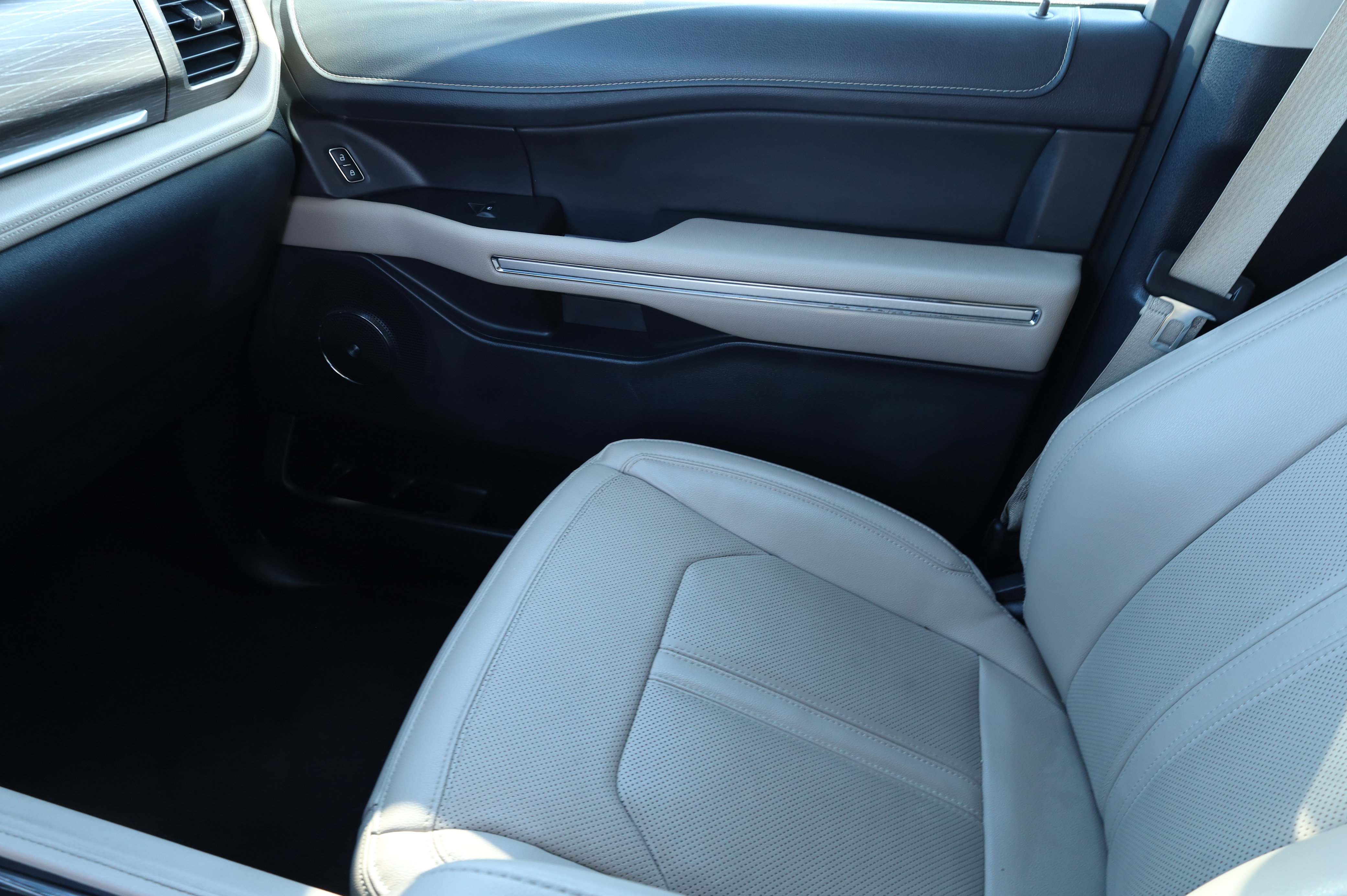 Used 2024 Ford Expedition Max Limited image 10